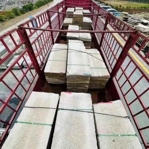 盐城 黄金麻花岗岩荔枝面，光面毛板装车完成