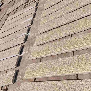 盐城 黄金麻花岗岩光面楼梯踏步