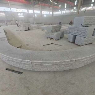 盐城 芝麻白异形坐凳，自然面光面弧形加工