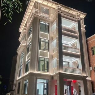 盐城 芝麻白花岗岩别墅外墙夜间效果