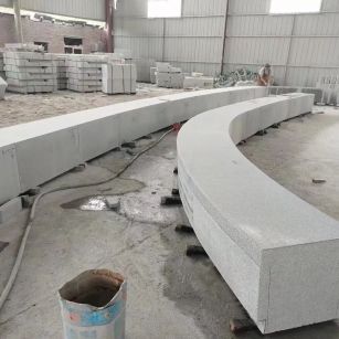 盐城芝麻白花岗岩石板材 园林光面弧形坐凳