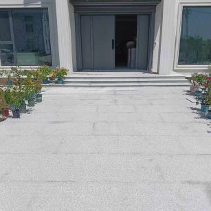 盐城 芝麻白花岗岩地铺石地面铺装