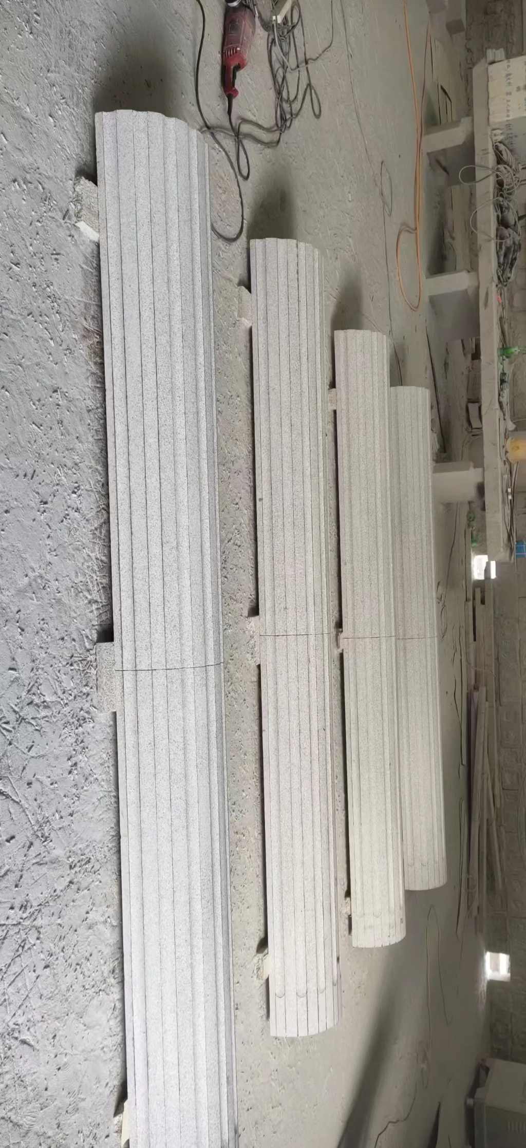 盐城 花岗岩厂家带你看白麻花岗岩门楼大柱柱皮