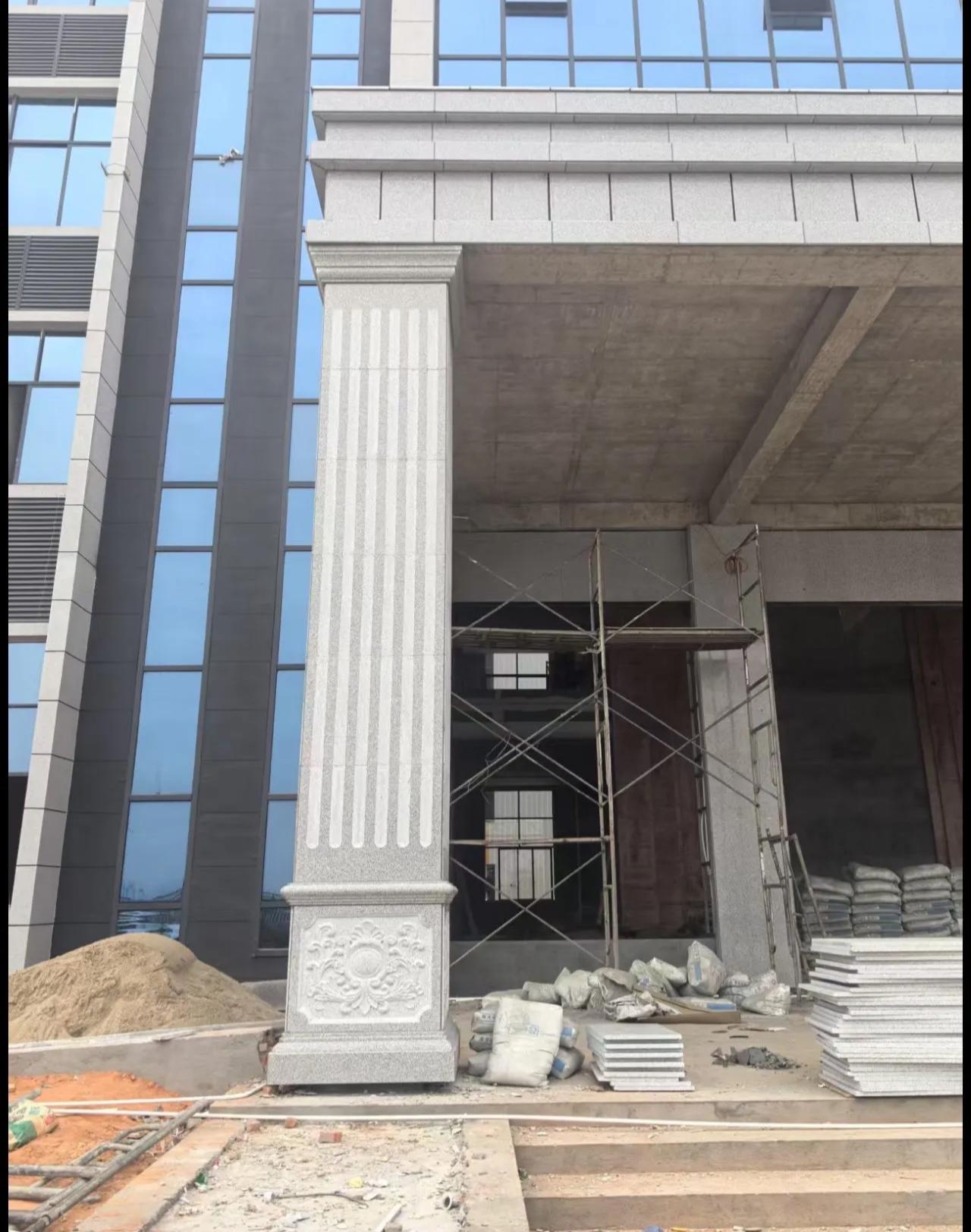 盐城 芝麻白光面花岗岩门楼大柱（罗马柱）配雕花底座