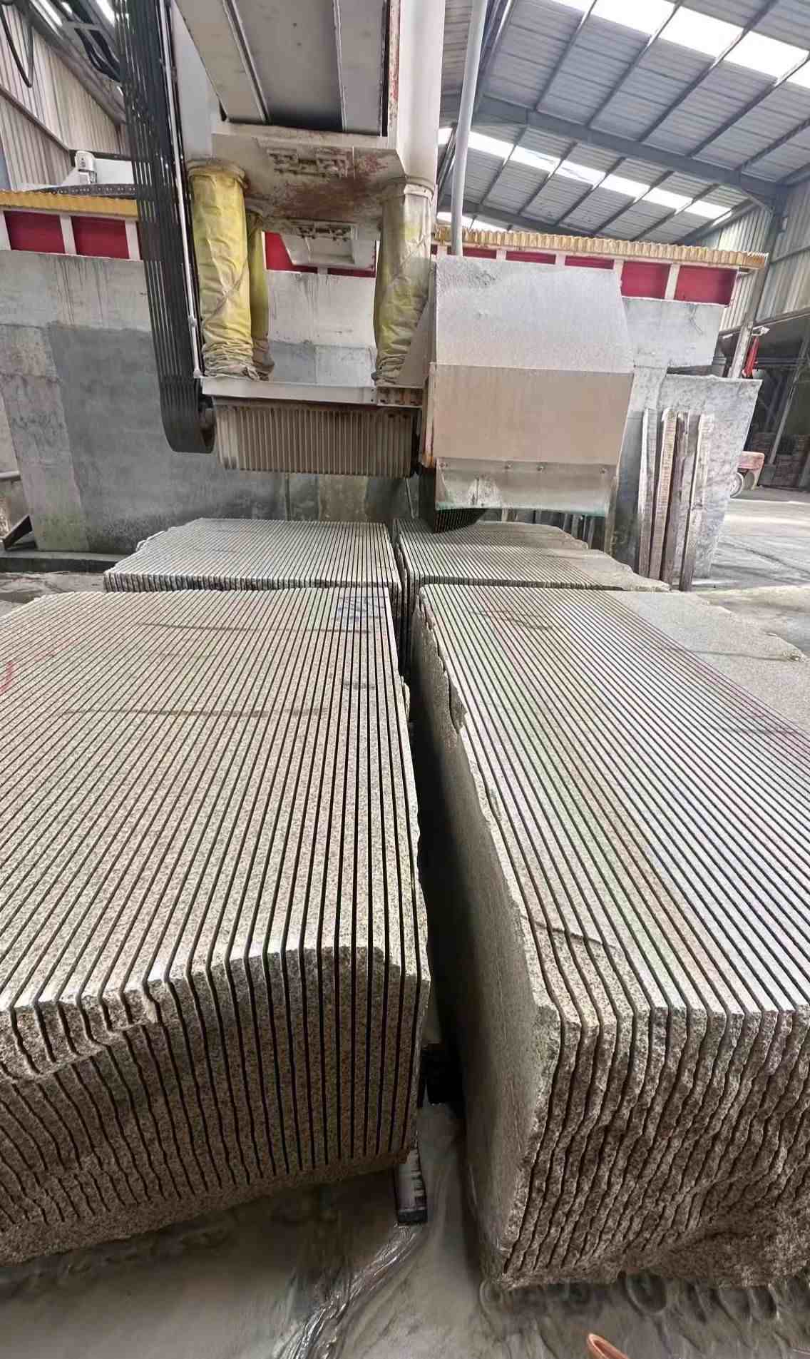 盐城 车间生产日常，黄金麻白麻花岗岩