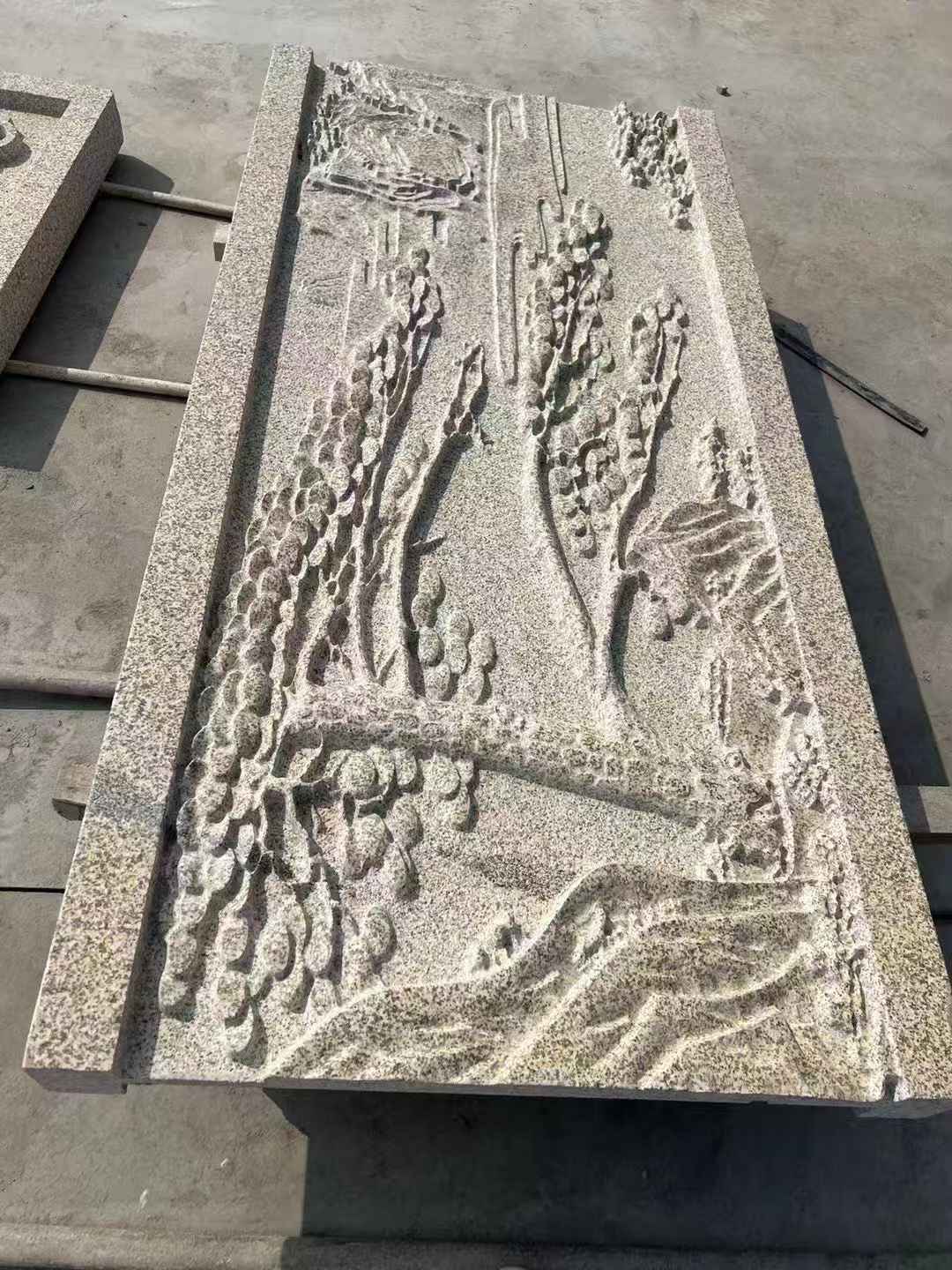 盐城 黄金麻雕刻板浮雕迎客松