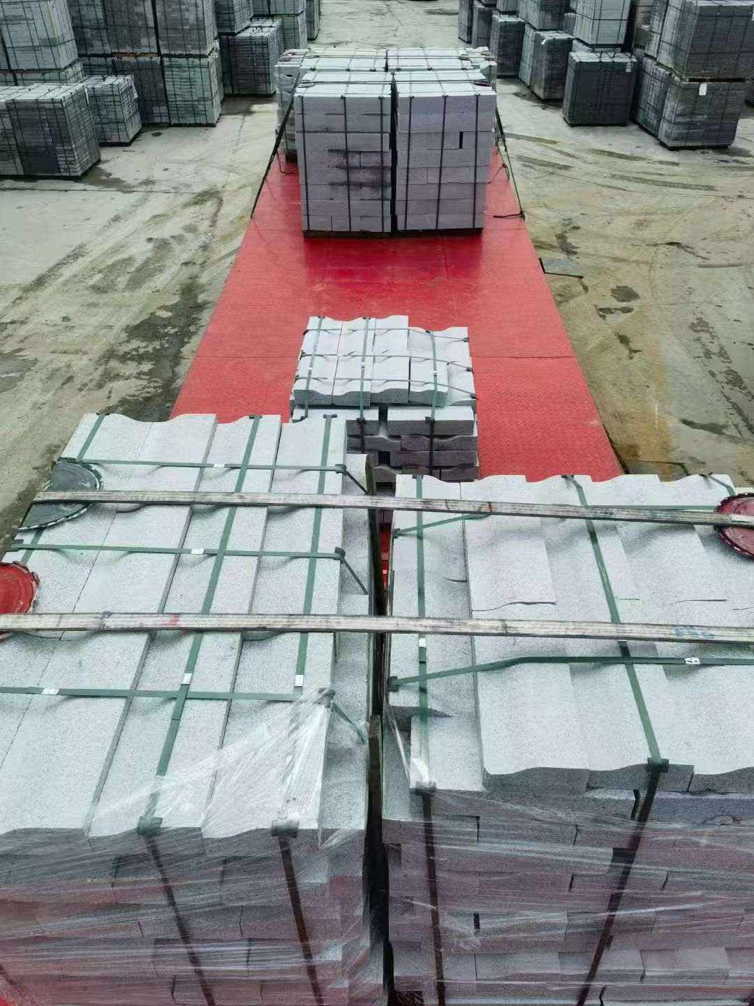 盐城 芝麻白仿形加直形路沿石出货日常