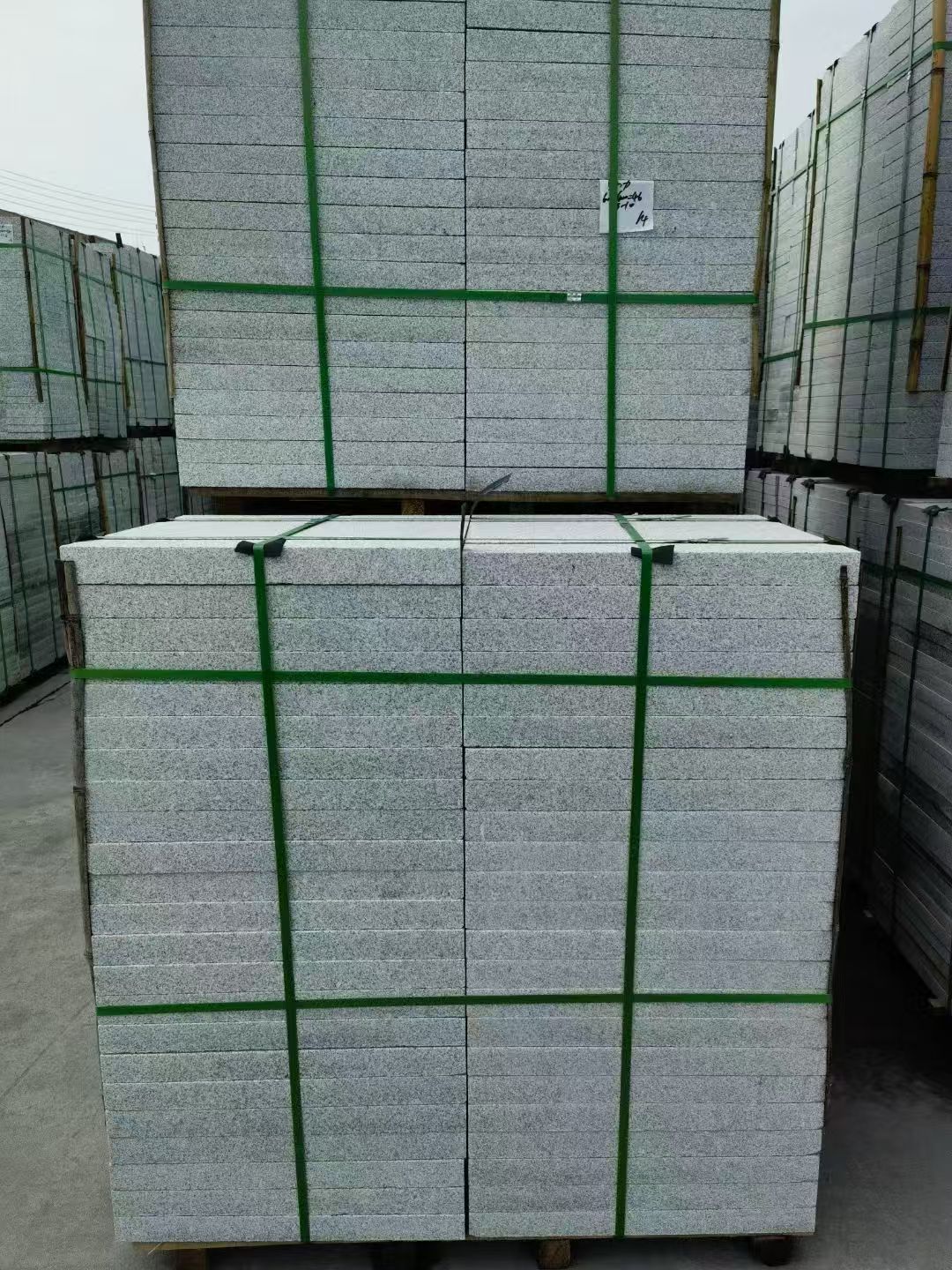 盐城 芝麻白火烧，园林广场市政工程地铺石，1.8~5.0厚均有现货