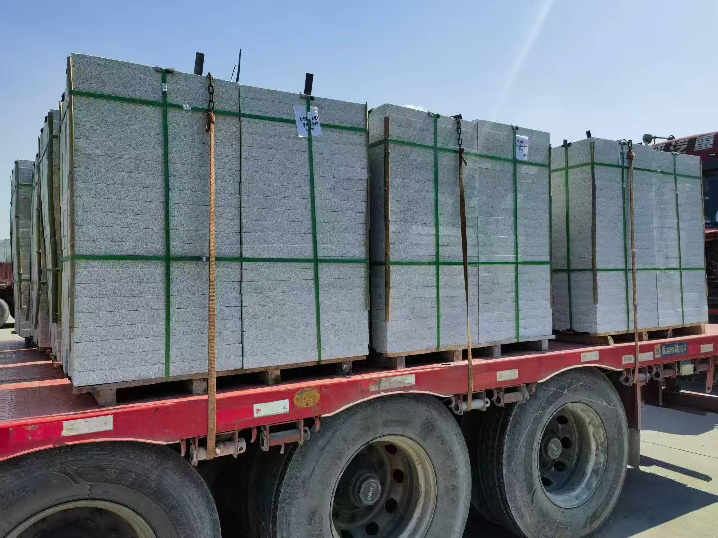 盐城芝麻白花岗岩出货日常地铺石