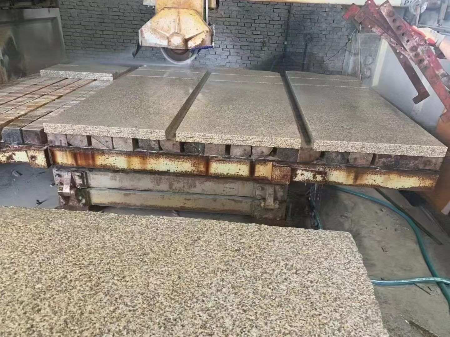 盐城 黄金麻荔枝面成品板加工