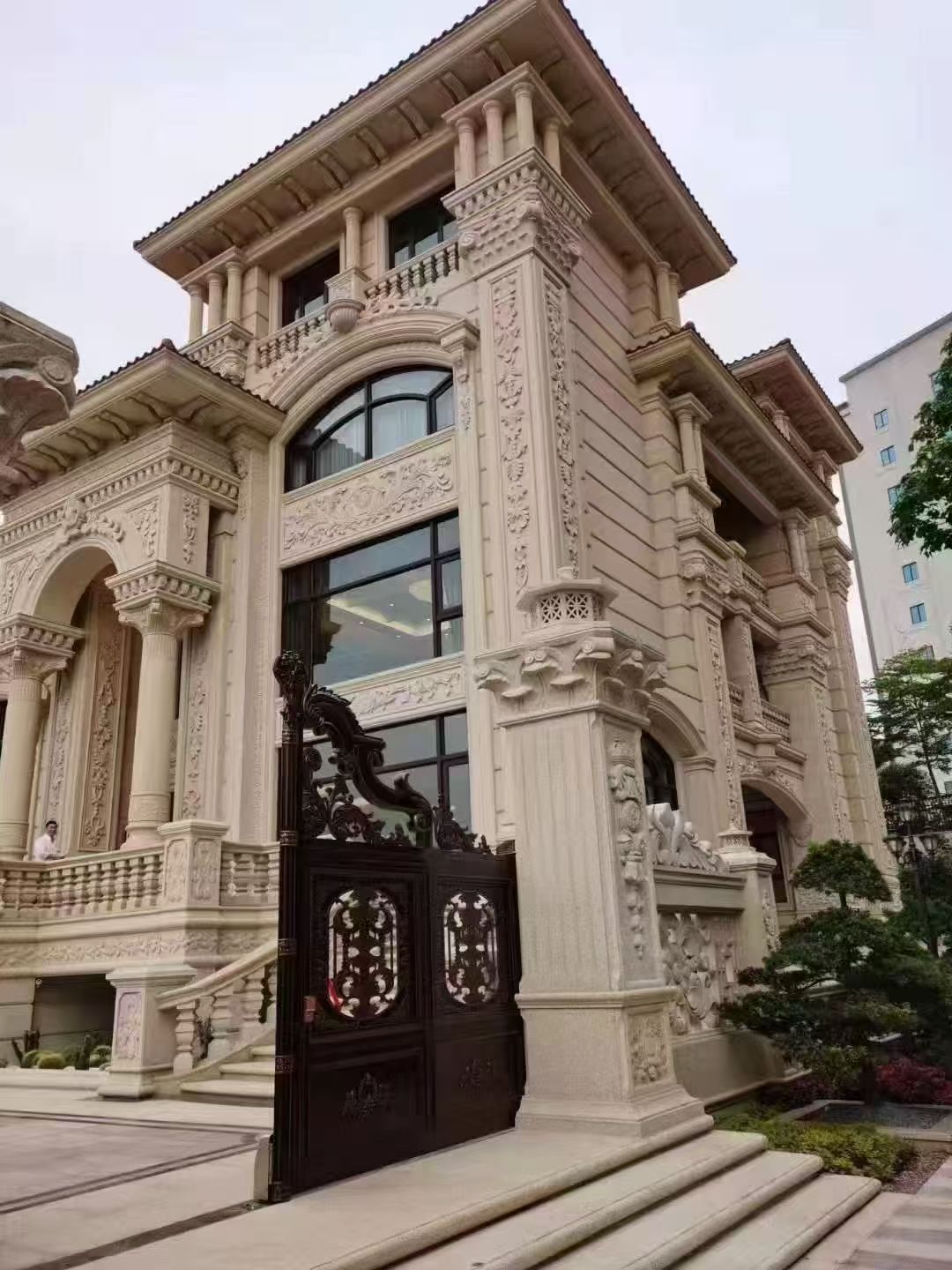 盐城 黄金麻花岗岩别墅外墙干挂效果展示