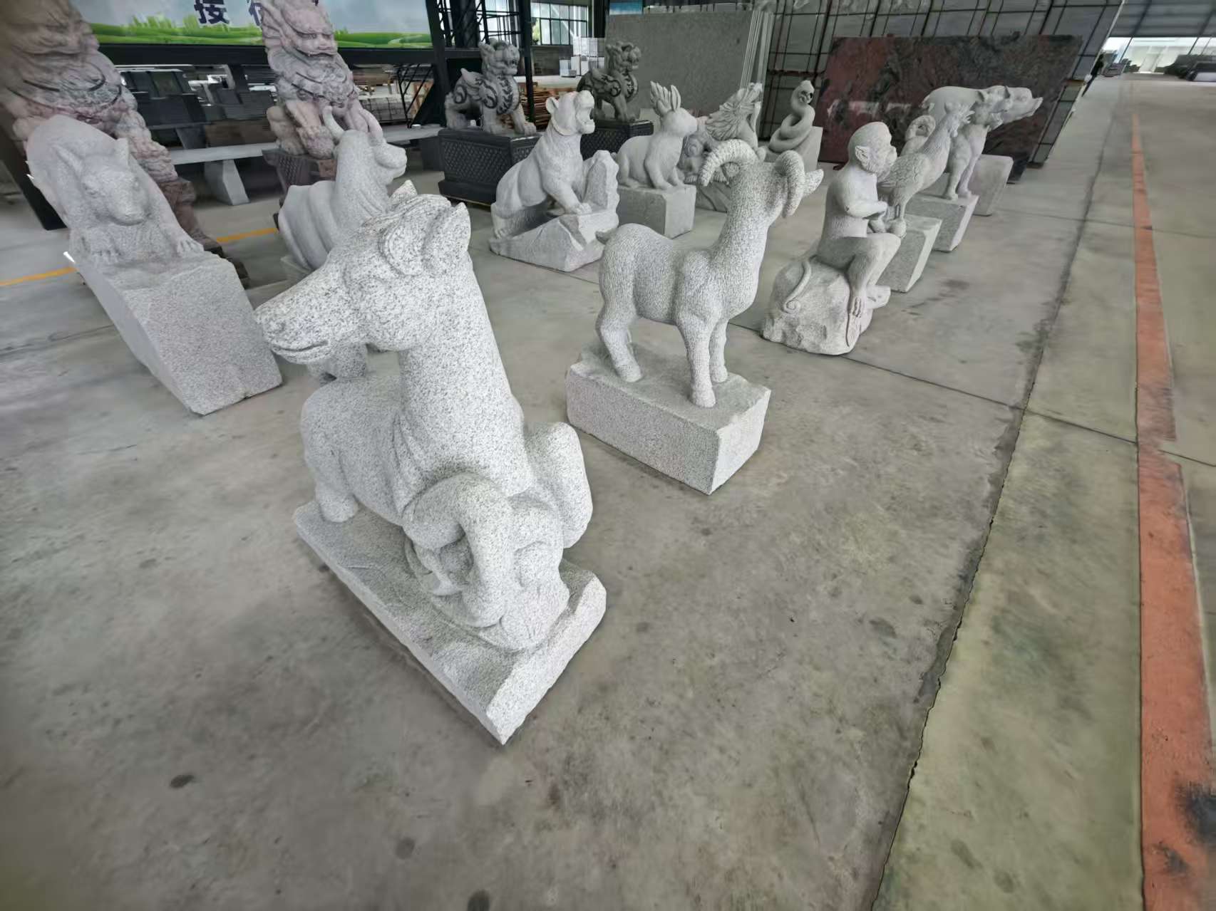 盐城 芝麻白花岗岩造型立体雕刻——十二生肖